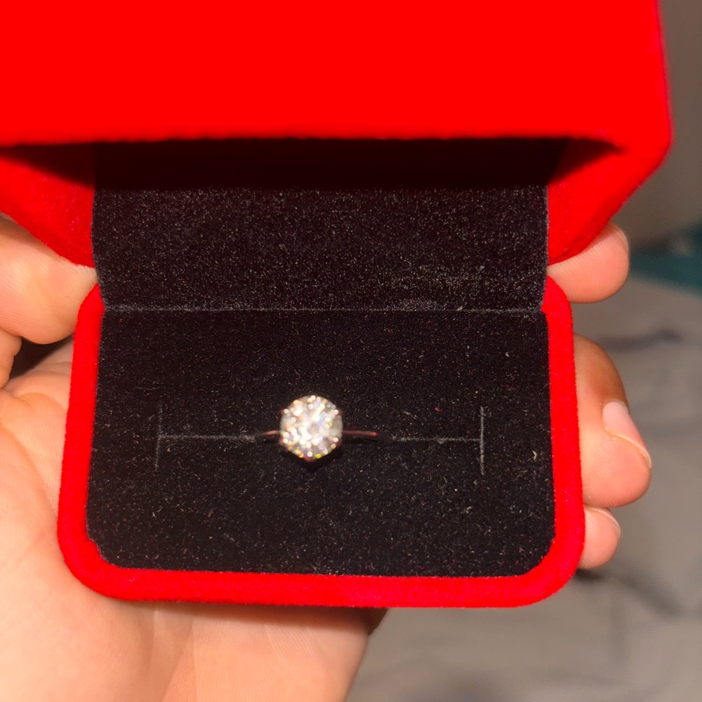 Moissanite ring 8mm 2.0ct